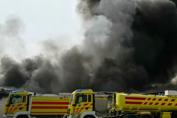 紧急通知！机票“飙至逾550万”？！在伊公民可通过这些通道撤离！中国驻伊朗大使馆通报！女子满脸血逃命，飞上海逃伊朗战火，官方回应！